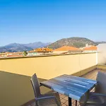 Gloria 4*