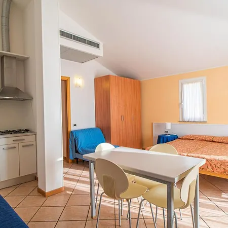 Gloria מלון דירות