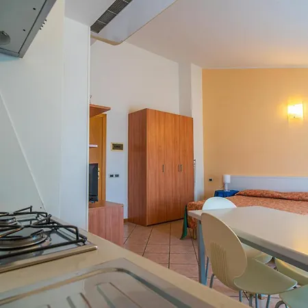 מלון דירות Gloria בורג'ו ורצי