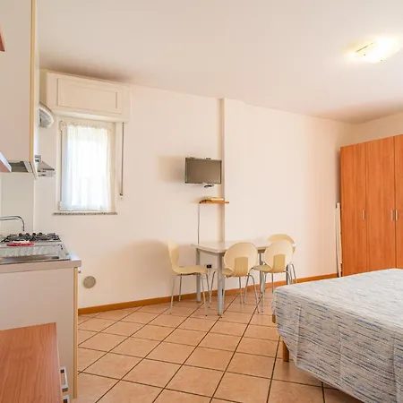 מלון דירות Gloria בורג'ו ורצי