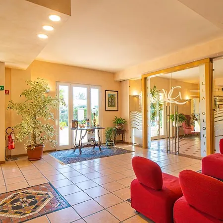 Gloria מלון דירות