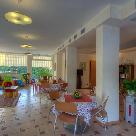 מלון דירות Gloria