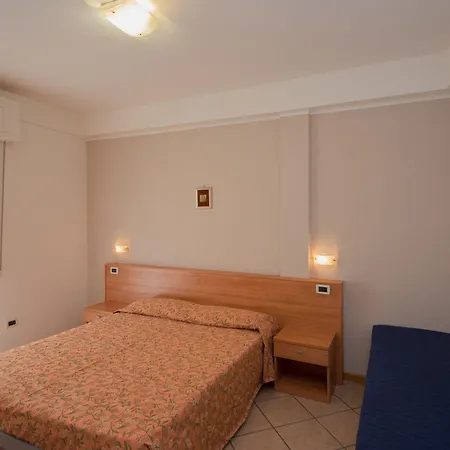 Gloria מלון דירות