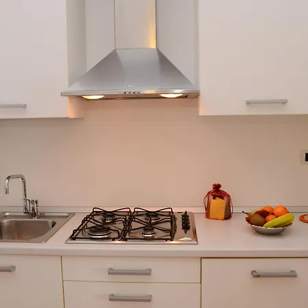 Gloria מלון דירות בורג'ו ורצי