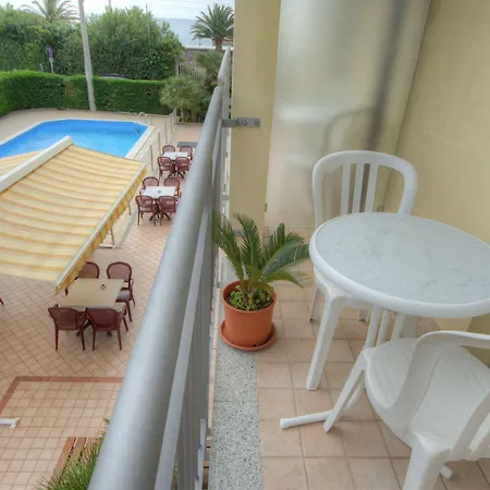 מלון דירות Gloria בורג'ו ורצי