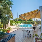 Apartahotel Gloria 4*