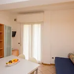 Gloria 4*