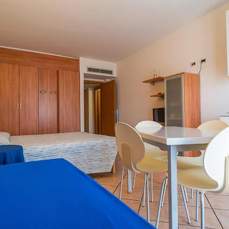 Aparthotel Gloria 3*