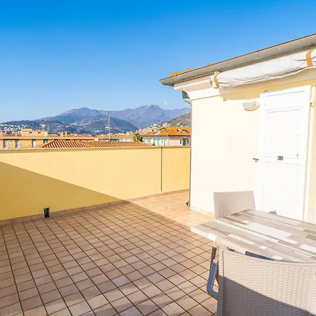 Gloria Aparthotel 3*