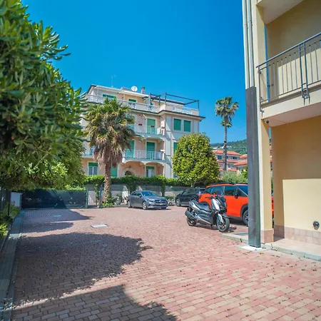 Aparthotel Gloria 3*