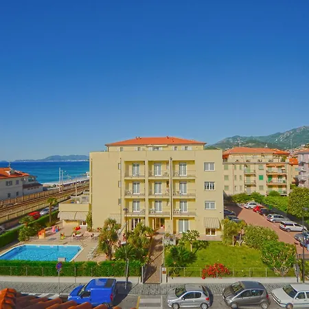 Hotel apartamentowy Gloria 4*