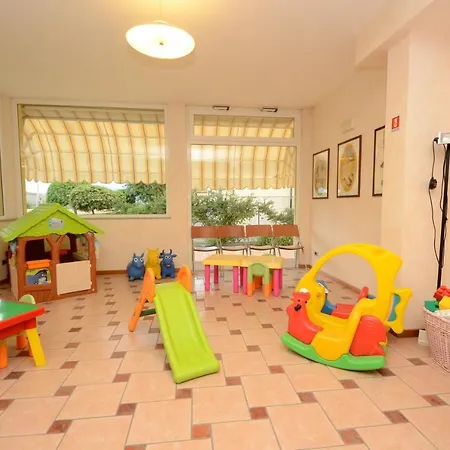 Gloria Aparthotel 3*